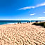 Palm Beach Paradise Walk to Beach Pool WiFi 86" TV WiFi