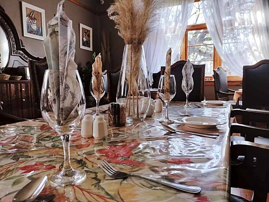 Oregon Place Guest House