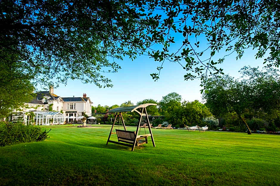 Summer Lodge Country House Hotel