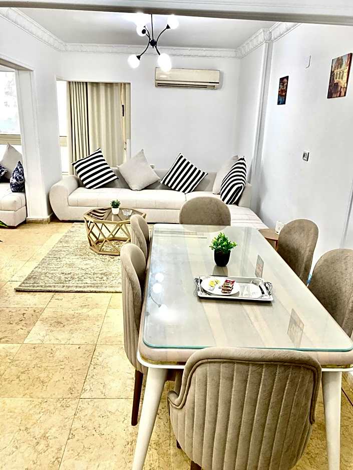 ALEX HOMES - Stanley Cozy Apartments with Direct Sea View