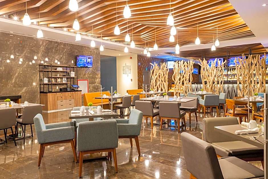 Camino Real Fashion Drive Monterrey