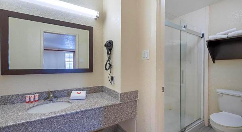 OYO Hotel Tulsa N Sheridan Rd & Airport