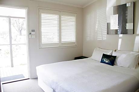 Modern King Studio