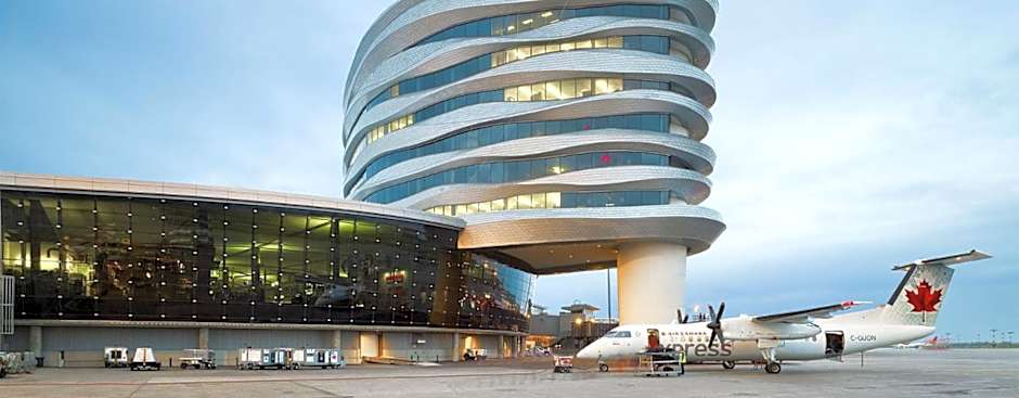 Amazing Luxe Home, AC, HUGE Yard, FirePit, Pet Friendly, Sleeps 10!