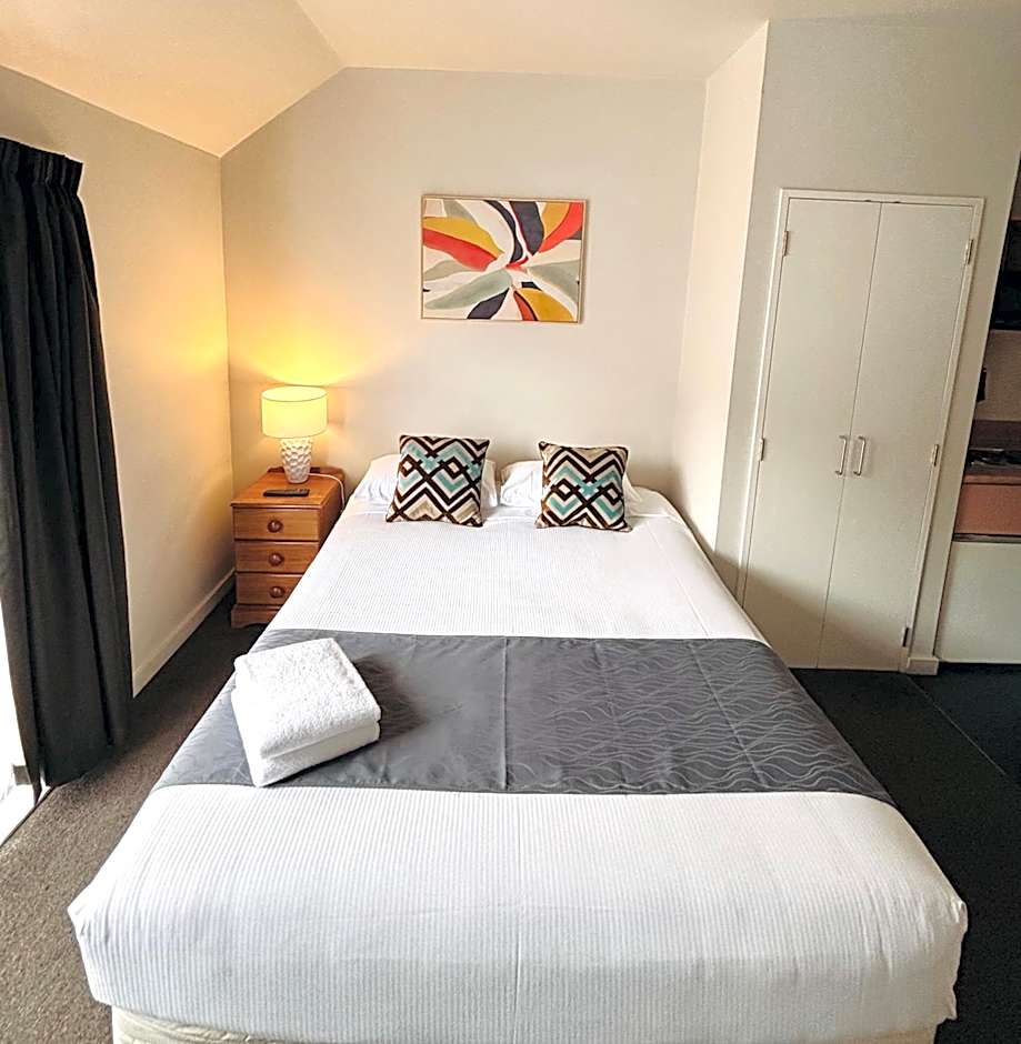 ASURE Bush Inn Court Motel