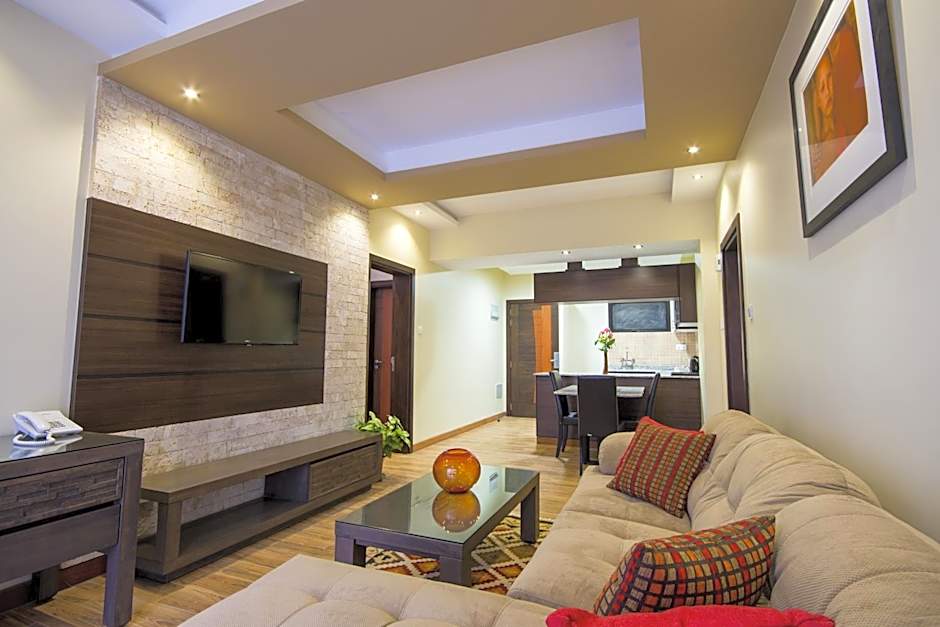 Bidwood Suite Hotel, Opposite Sarit Centre