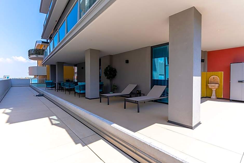 Aparthotel Zefiro com design, large terrace, bike, near beach and thermal