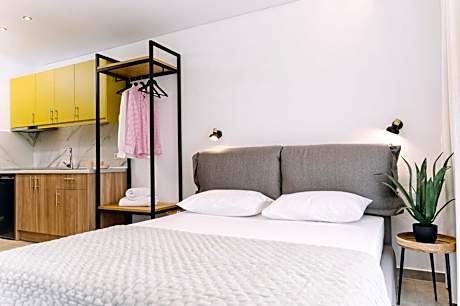 BLUE STONE Luxury Suites