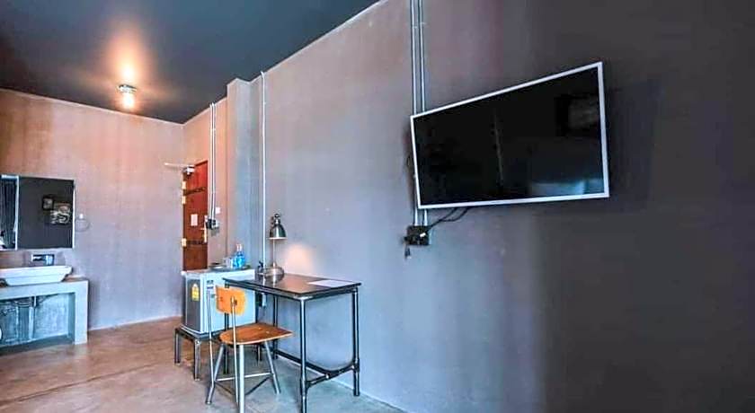 Rider Bedroom Hostel & Cafe