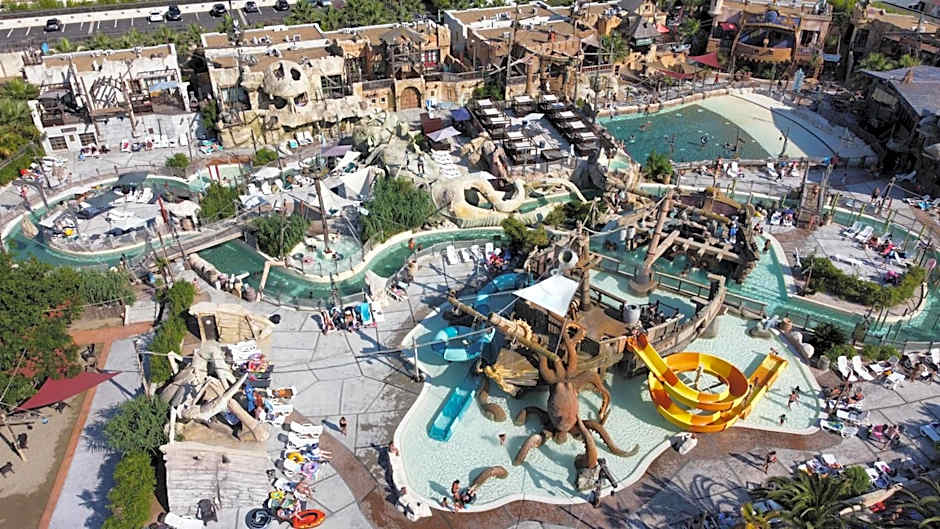 Hotel Pirates World