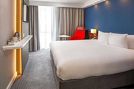 1 Double Standard with Free Hot Breakfast