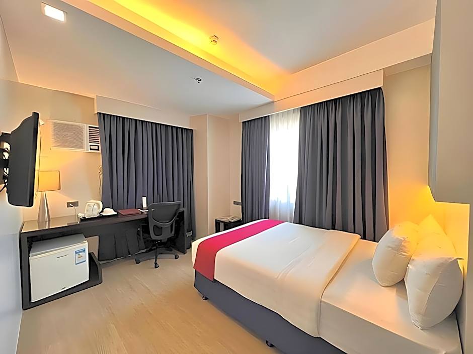 Sarrosa International Hotel And Residential Suites