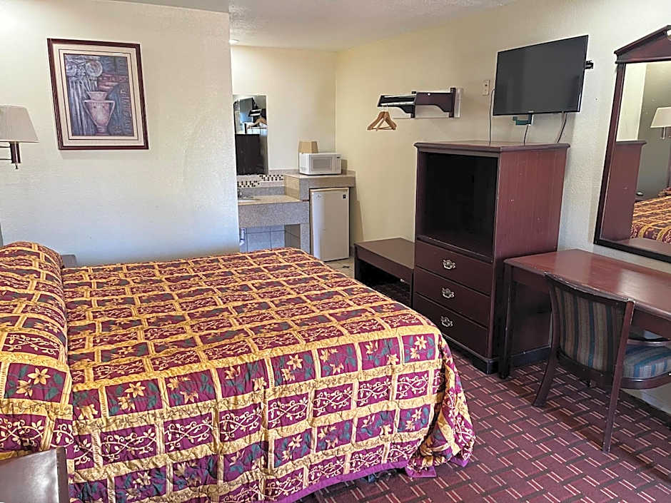 EXECUTIVE INN