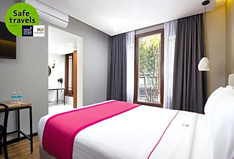 Queen Suite - Non-Smoking