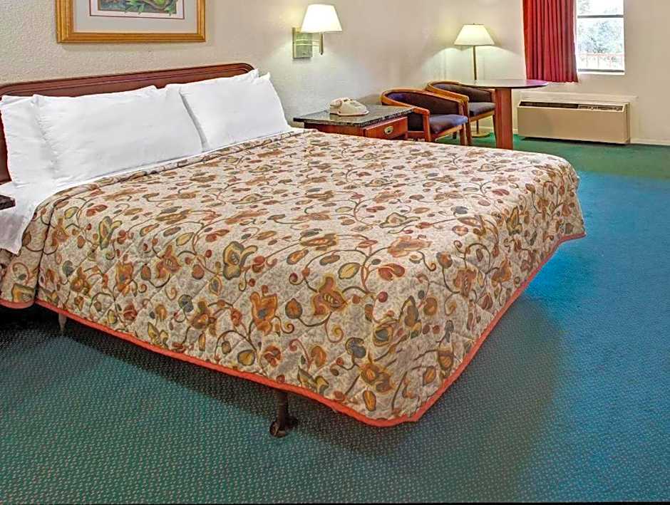 Knights Inn South Houston