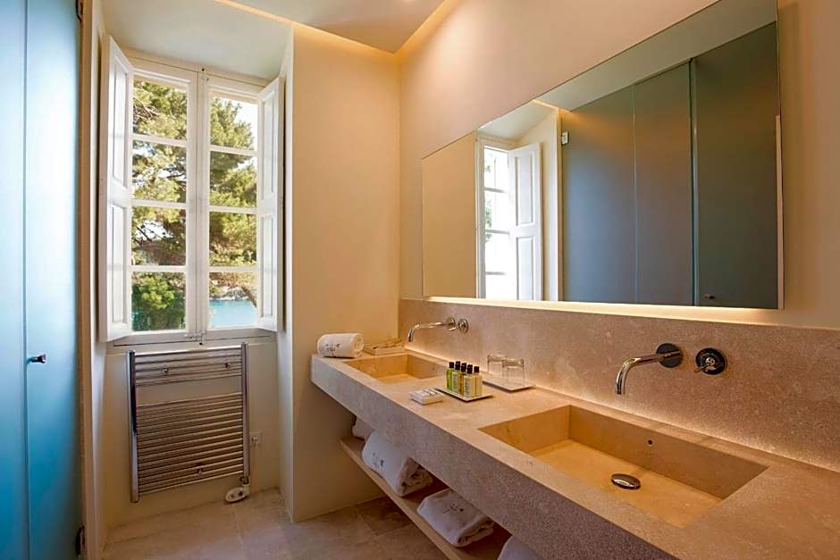 Can Simoneta - Adults Only