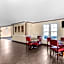 OYO Hotel Tulsa N Sheridan Rd & Airport