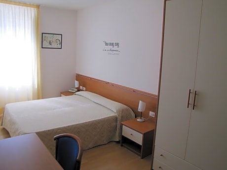 Double Room (1 Adult)