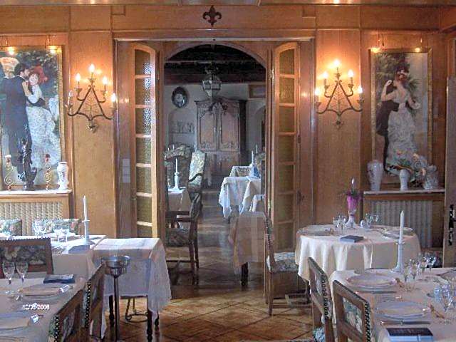 Chateau La Tour Du Roy