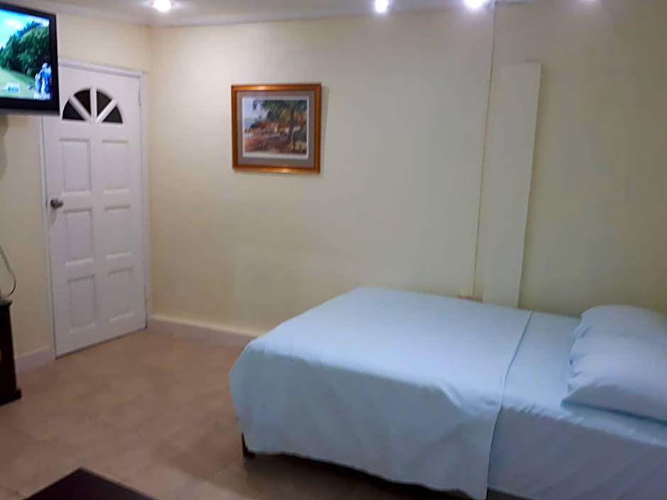 Woodbrook on the Avenue