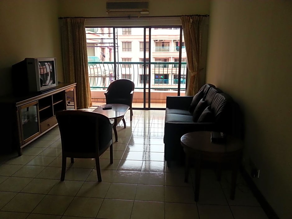 Homestay Marina Court