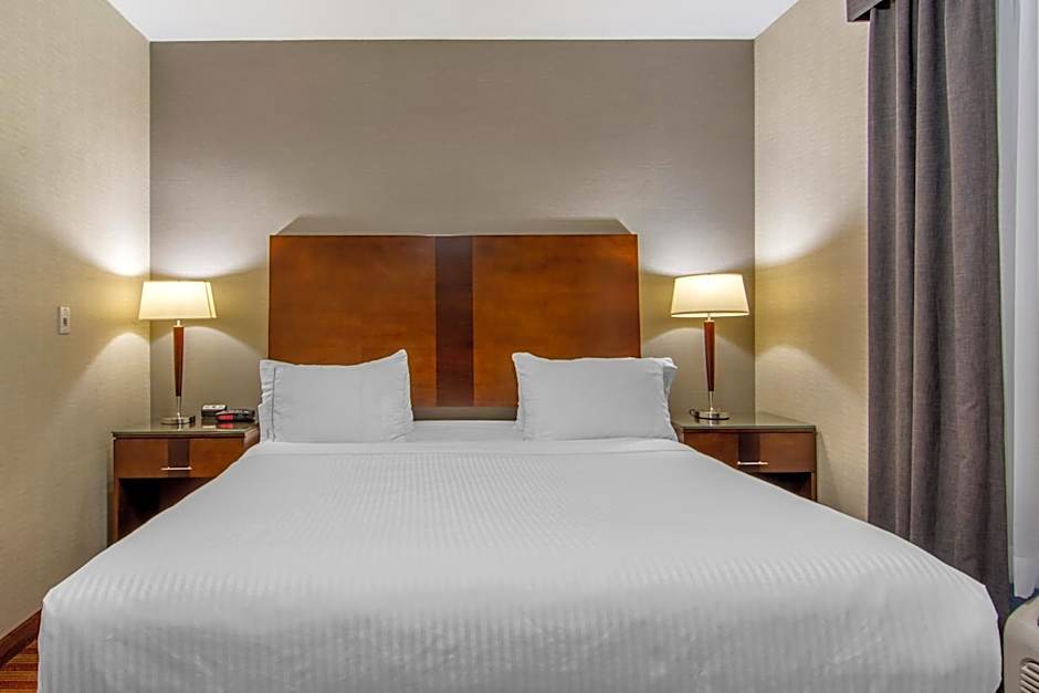 Devonian Hotel and Suites