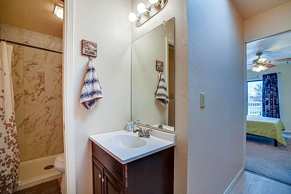 Albuquerque Getaway with Sandia Mountain Views!