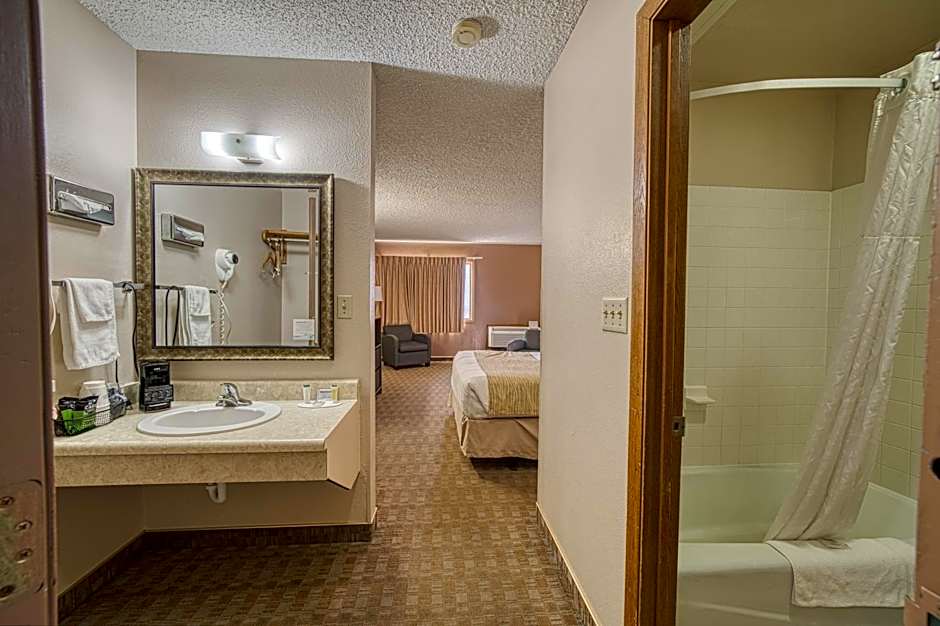 Super 8 by Wyndham Sturgis