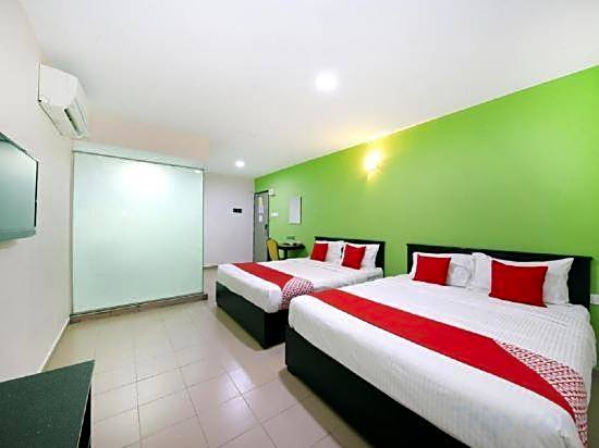 OYO 816 Hotel De Kiara