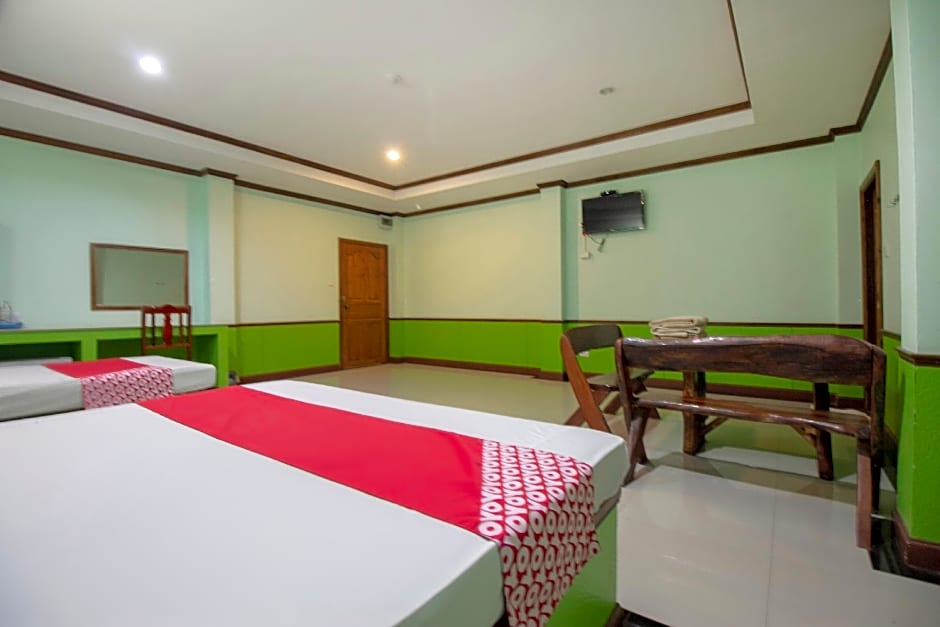 OYO 75334 Train Hotel