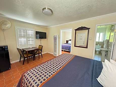 Double Room with Queen and King Bed