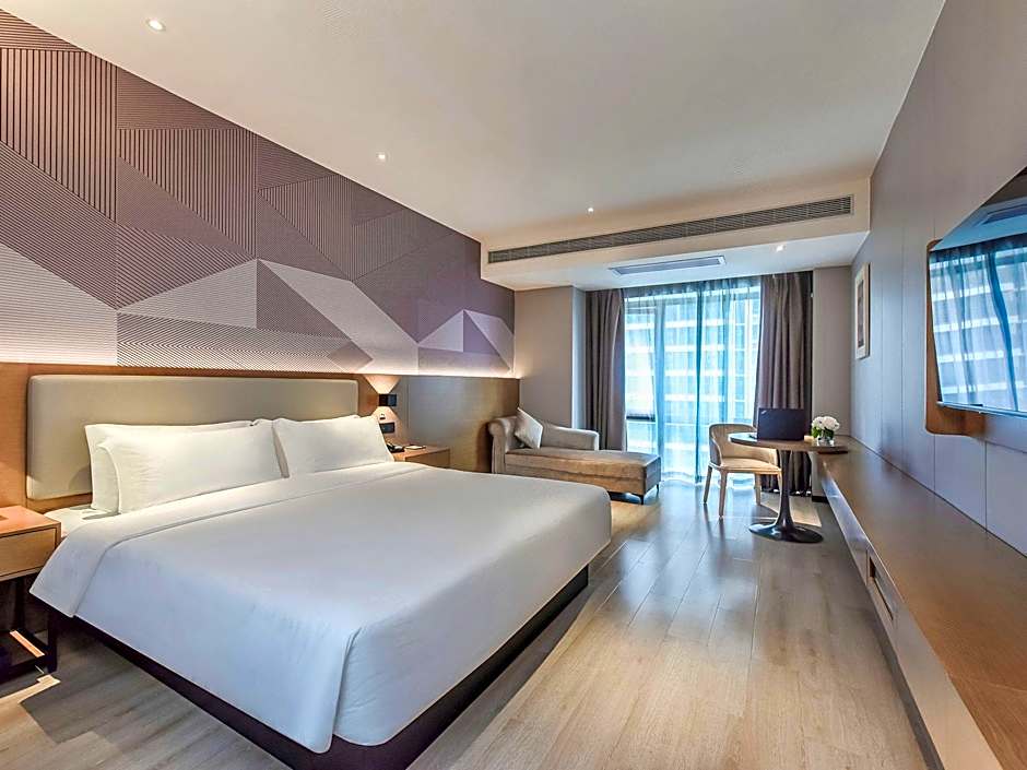 Boman Hotel Maoming High-speed ​​Railway Station South Aiqinghai Shopping Park