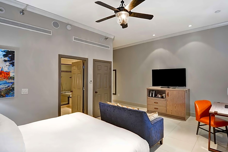 The Cincinnatian Hotel, Curio Collection by Hilton