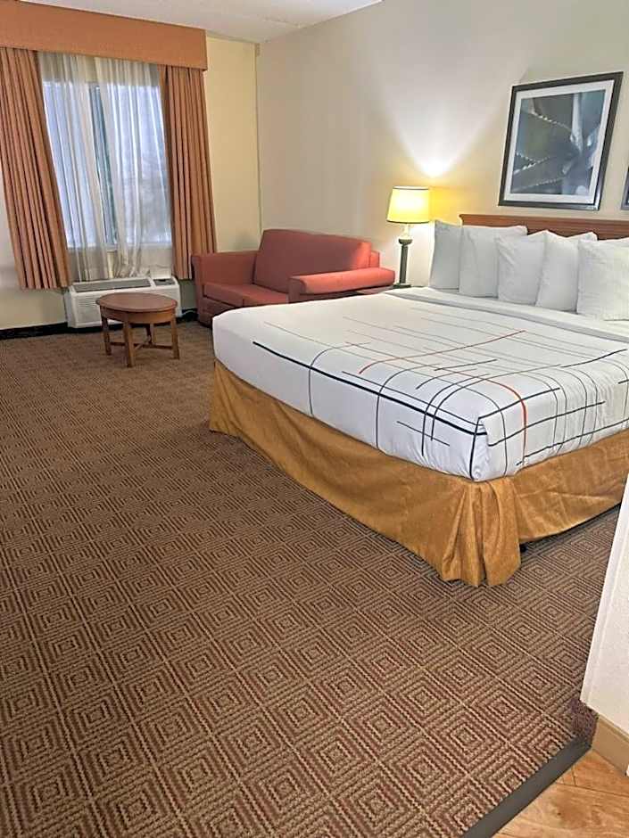 La Quinta Inn & Suites by Wyndham Sunrise Sawgrass Mills