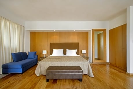 Junior suite side sea view