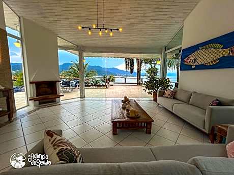 Casa c/piscina e vista p/ Ilha das Cabras em Piúva