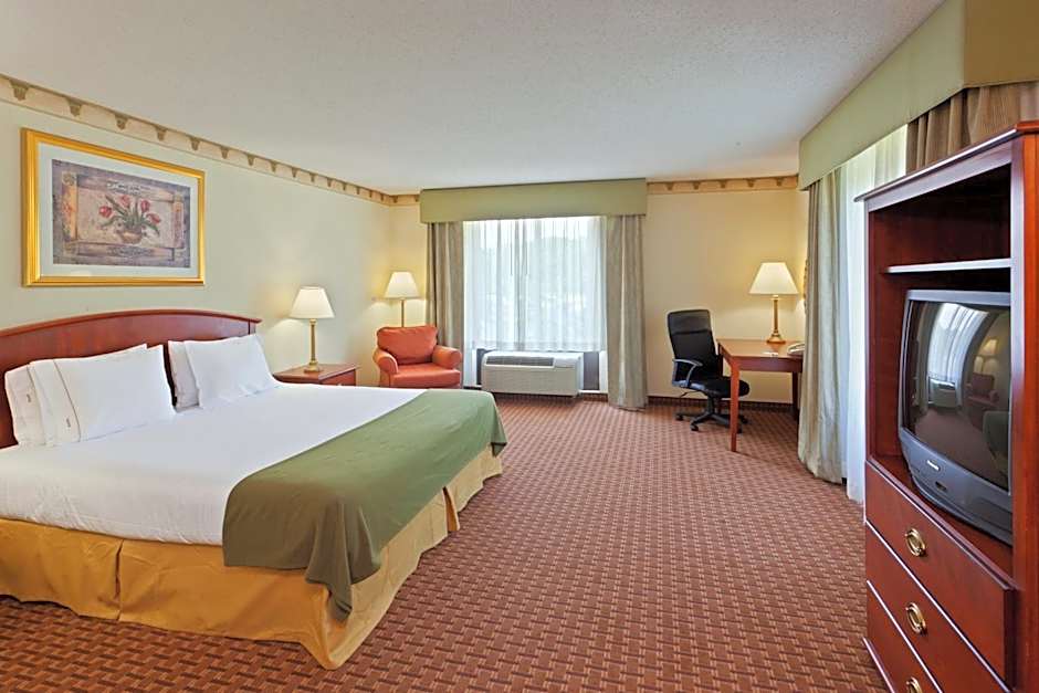 Holiday Inn Express Hotel & Suites-North East By IHG