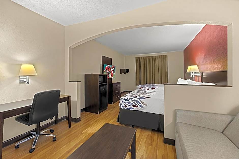 Red Roof Inn & Suites Albany, GA