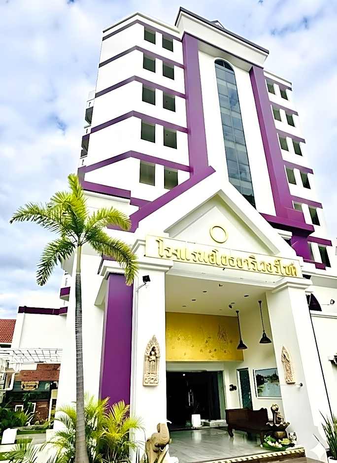 Ayothaya Riverside Hotel