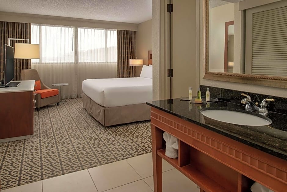 DoubleTree Suites by Hilton Hotel Seattle Airport - Southcenter