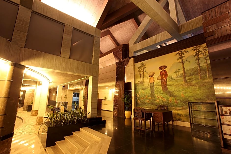 Crown Victoria Hotel Tulungagung