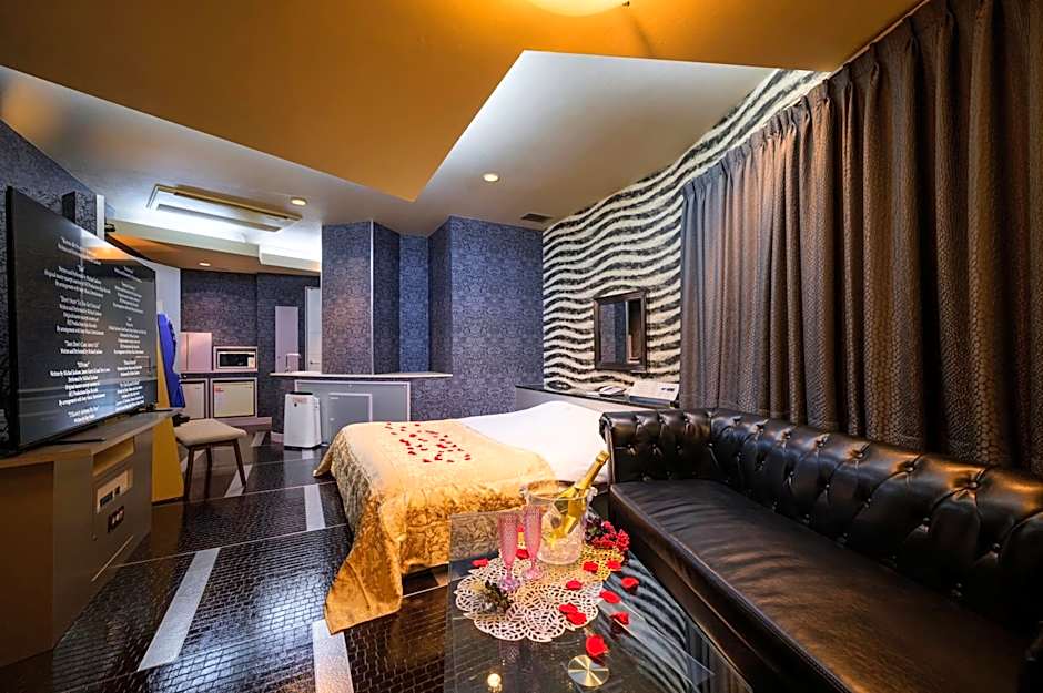 Happy Kiss (Adult Only)