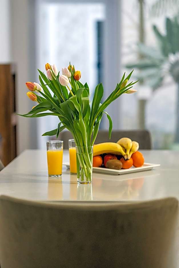 PEAK Aparthotel - Old Town - by CityHost