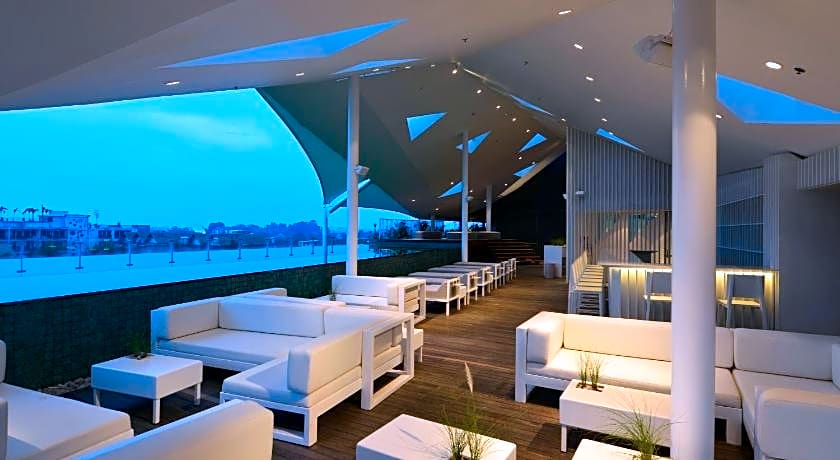 Ize Hotel Seminyak