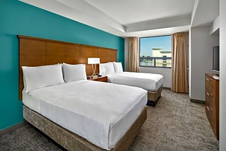 One-Bedroom Queen Room with Two Queen Beds and Mobility Accessible Tub - Non-Smoking