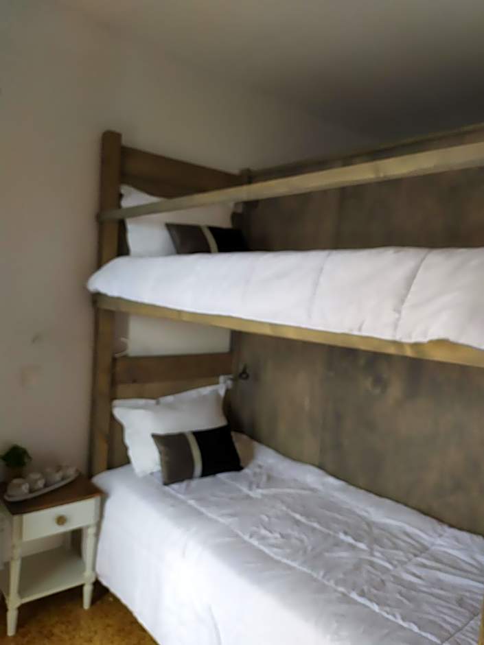 Afroditi Hotel and Hostel