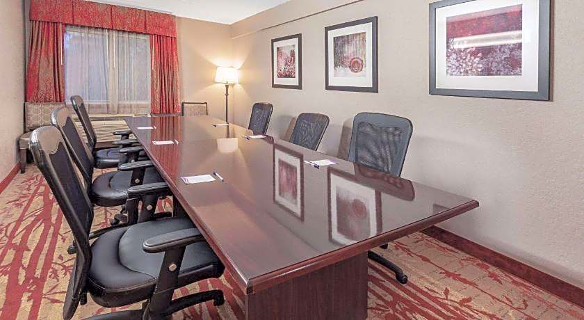 Baymont by Wyndham Brooklyn Center