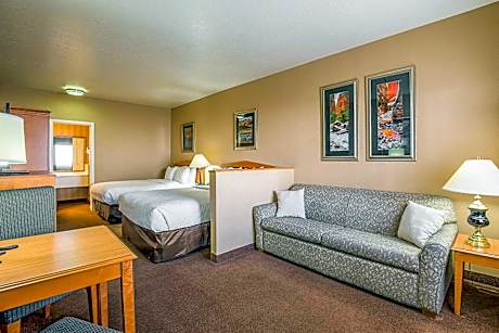 Queen Suite with Two Queen Beds and Sofa Bed - Non-Smoking