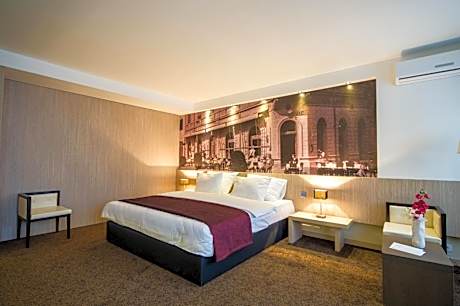 City Hotel
