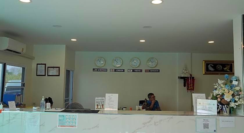 The charlotte smart hotel lopburi